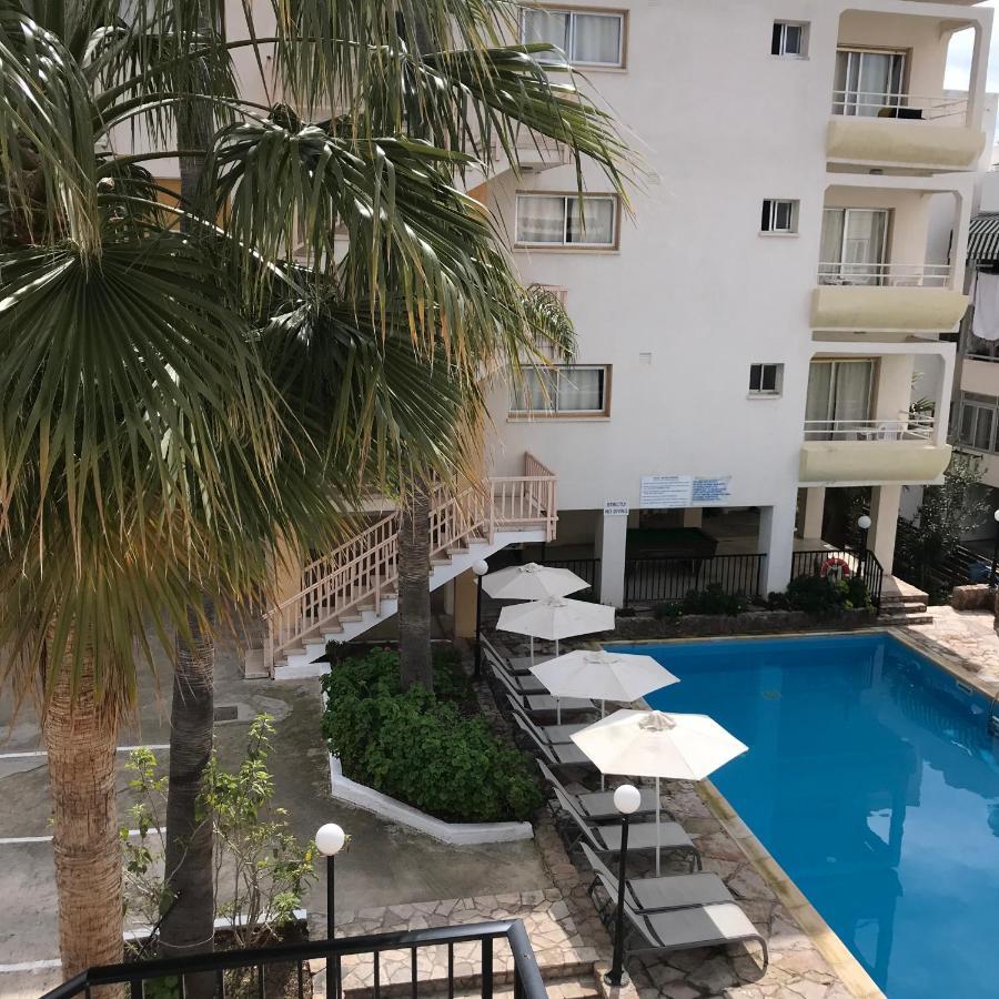 New York Plaza Hotel Apartments Paphos Exterior photo
