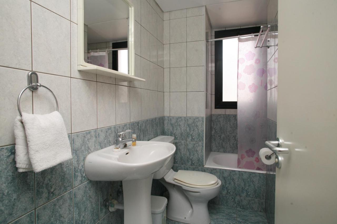 New York Plaza Hotel Apartments Paphos Exterior photo
