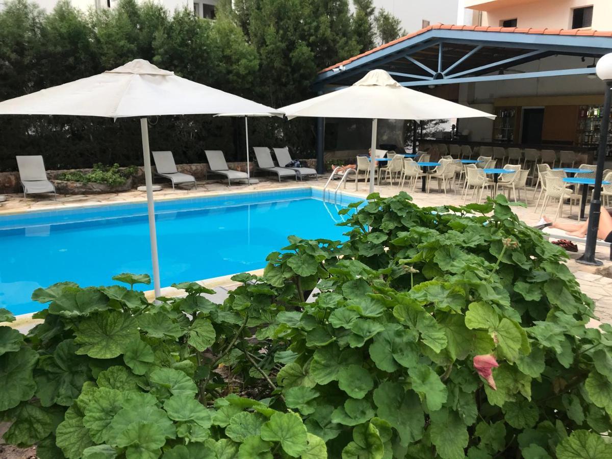 New York Plaza Hotel Apartments Paphos Exterior photo