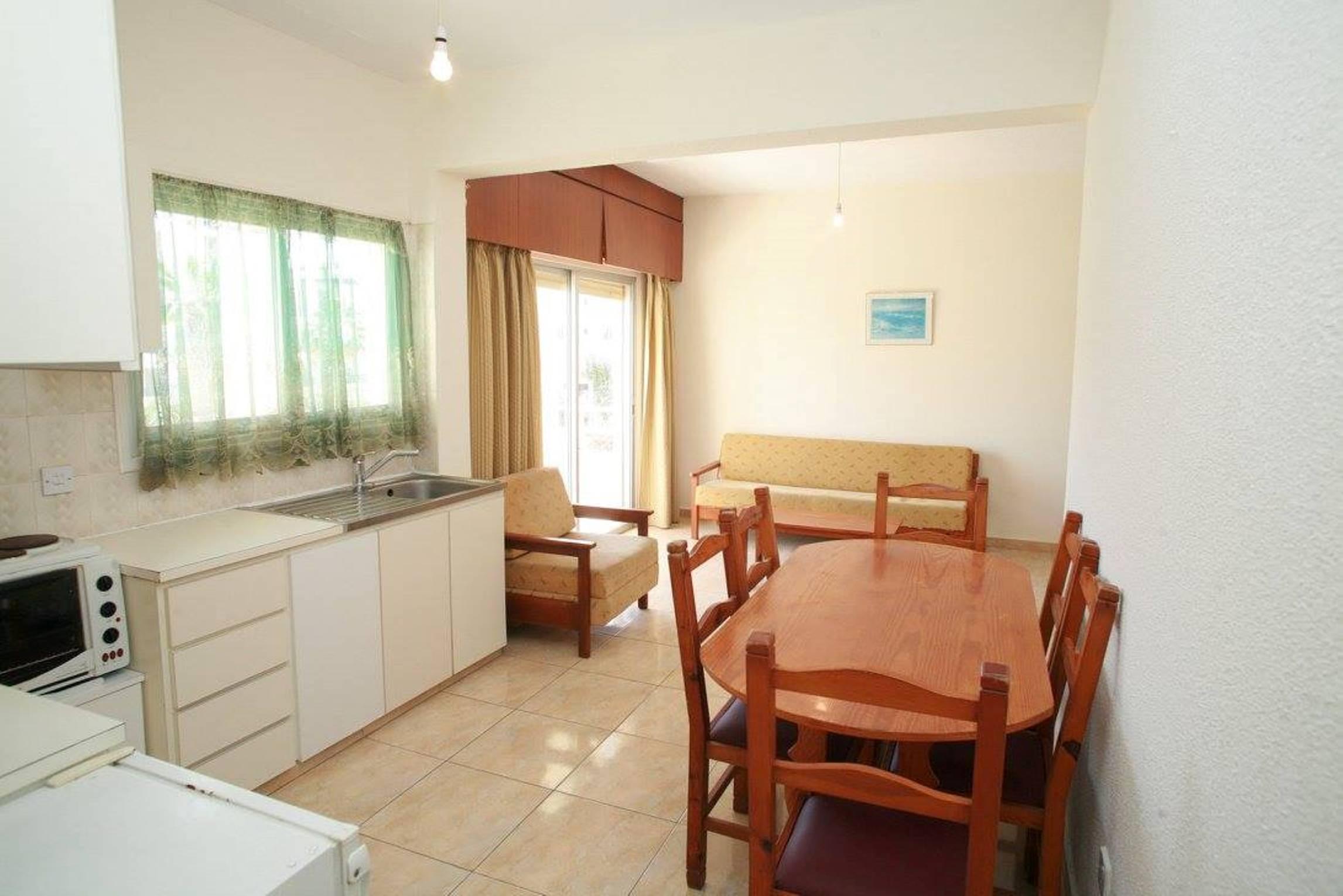 New York Plaza Hotel Apartments Paphos Exterior photo