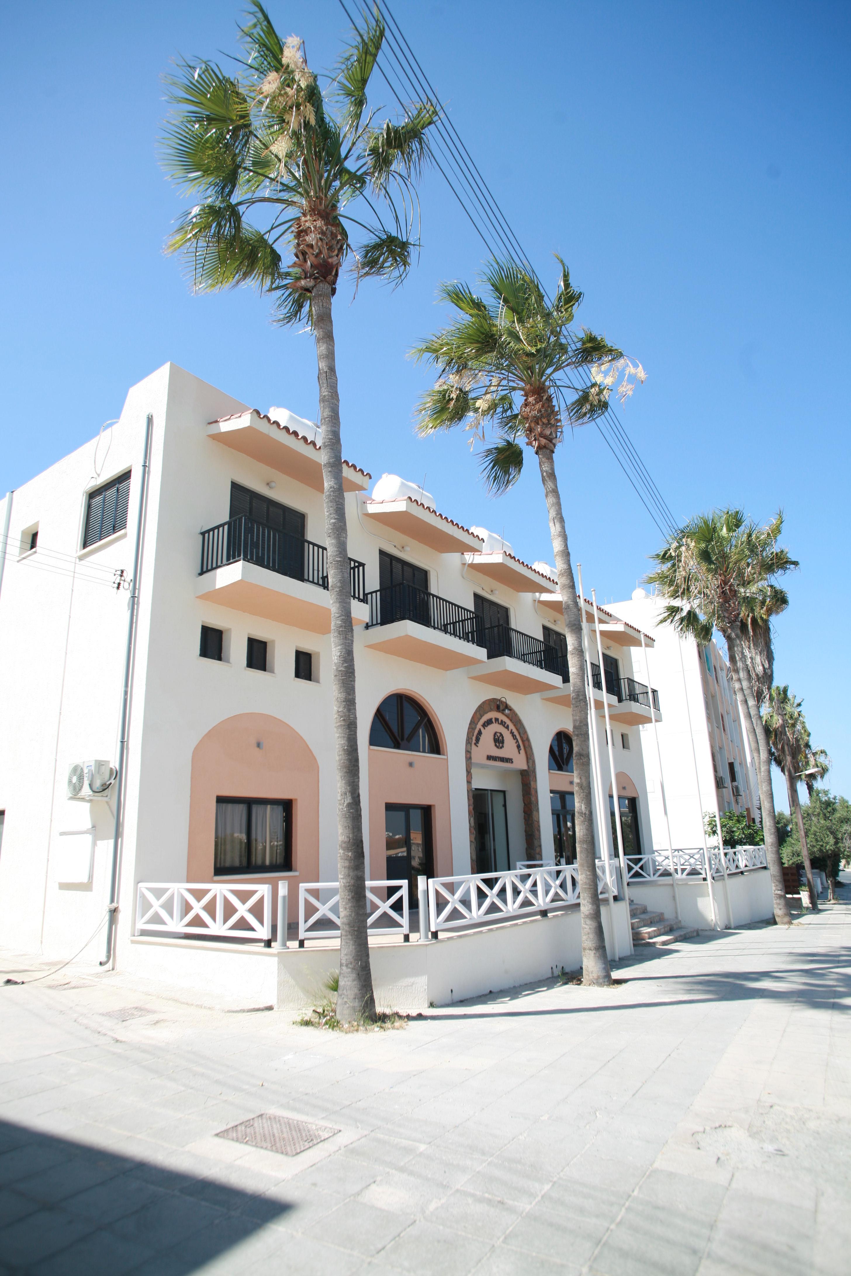 New York Plaza Hotel Apartments Paphos Exterior photo