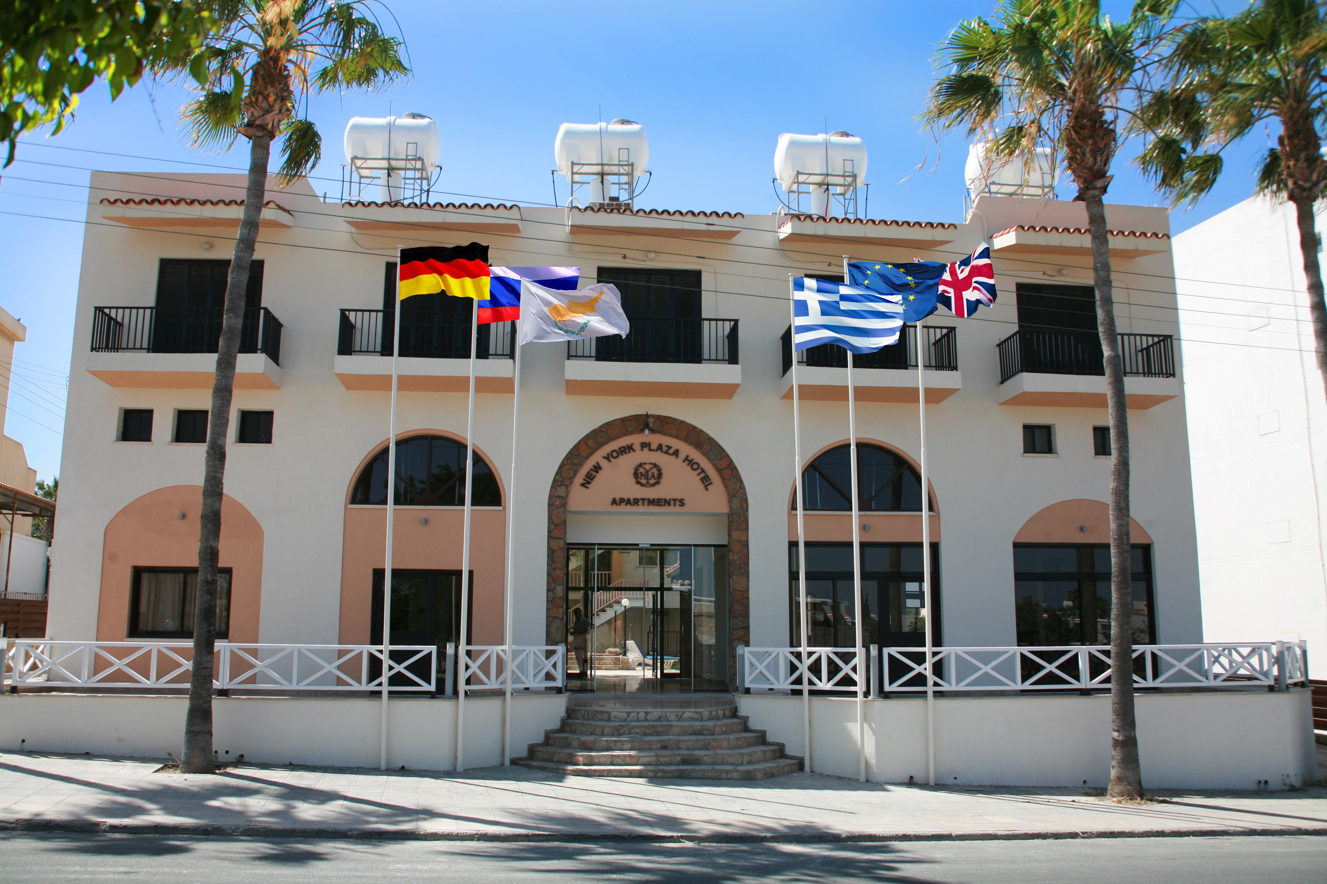 New York Plaza Hotel Apartments Paphos Exterior photo