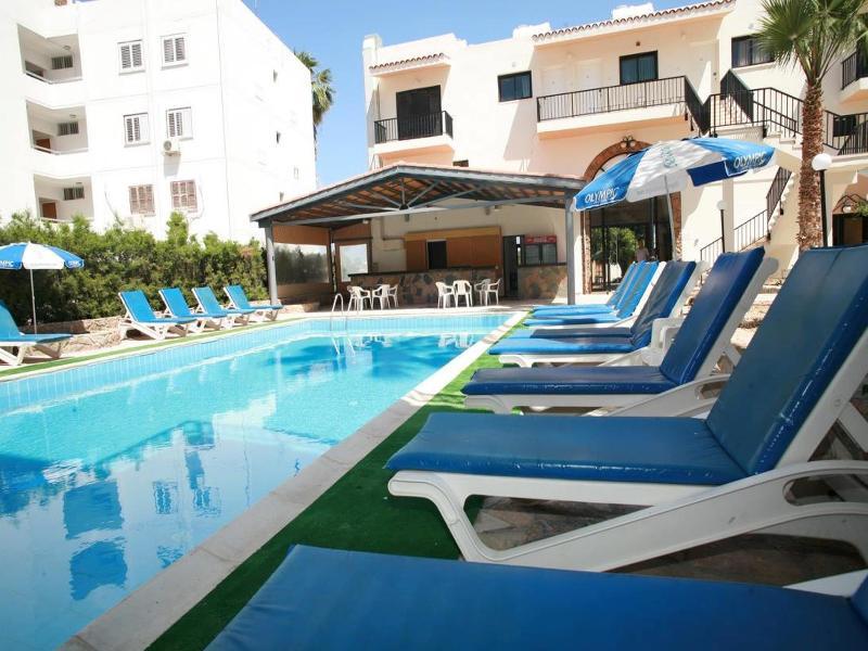 New York Plaza Hotel Apartments Paphos Exterior photo