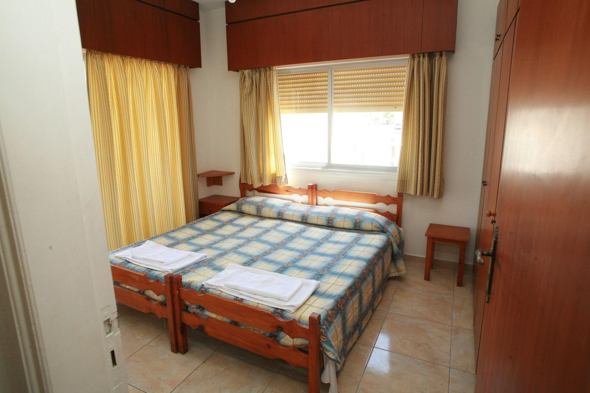 New York Plaza Hotel Apartments Paphos Exterior photo