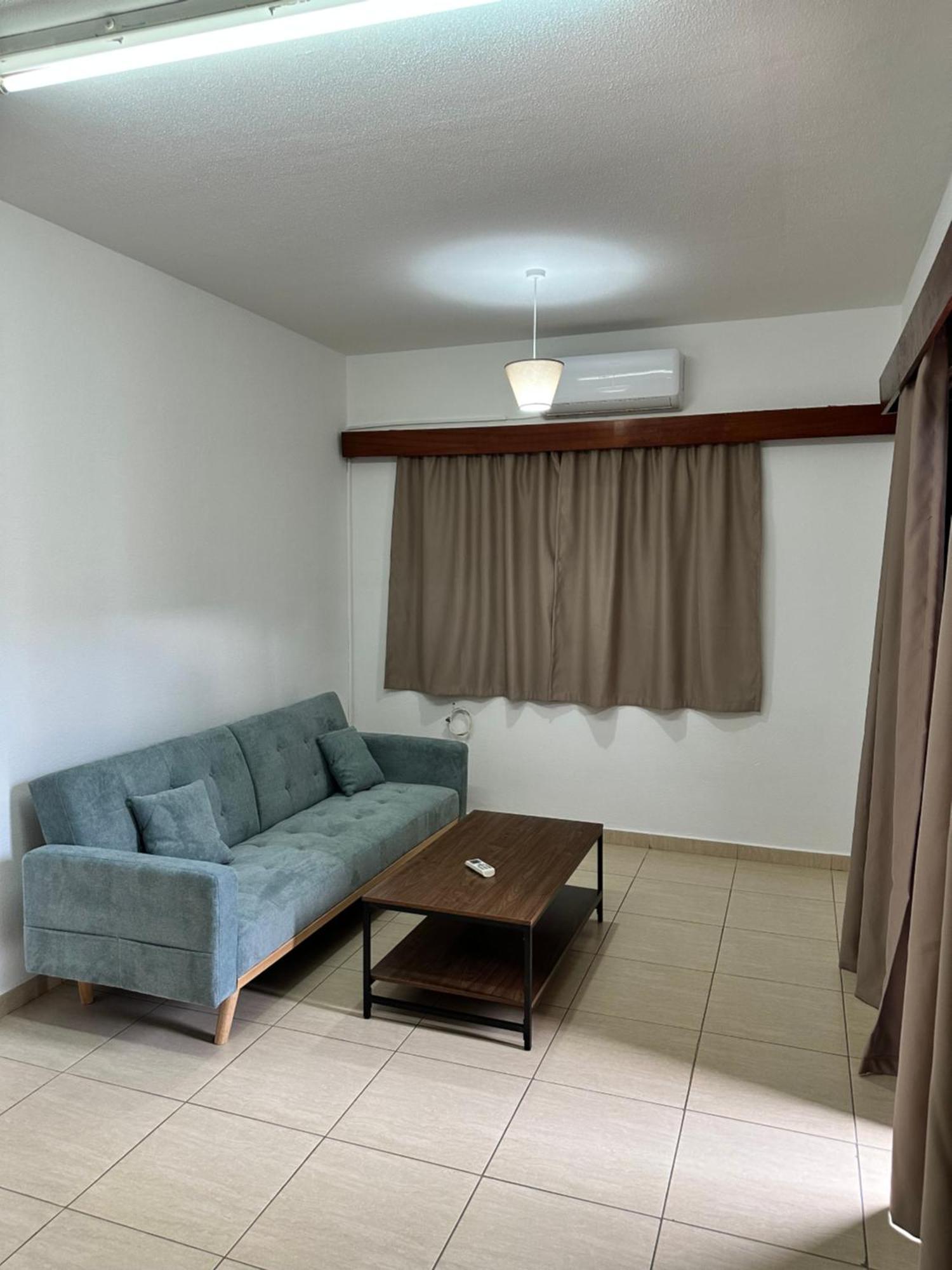 New York Plaza Hotel Apartments Paphos Exterior photo