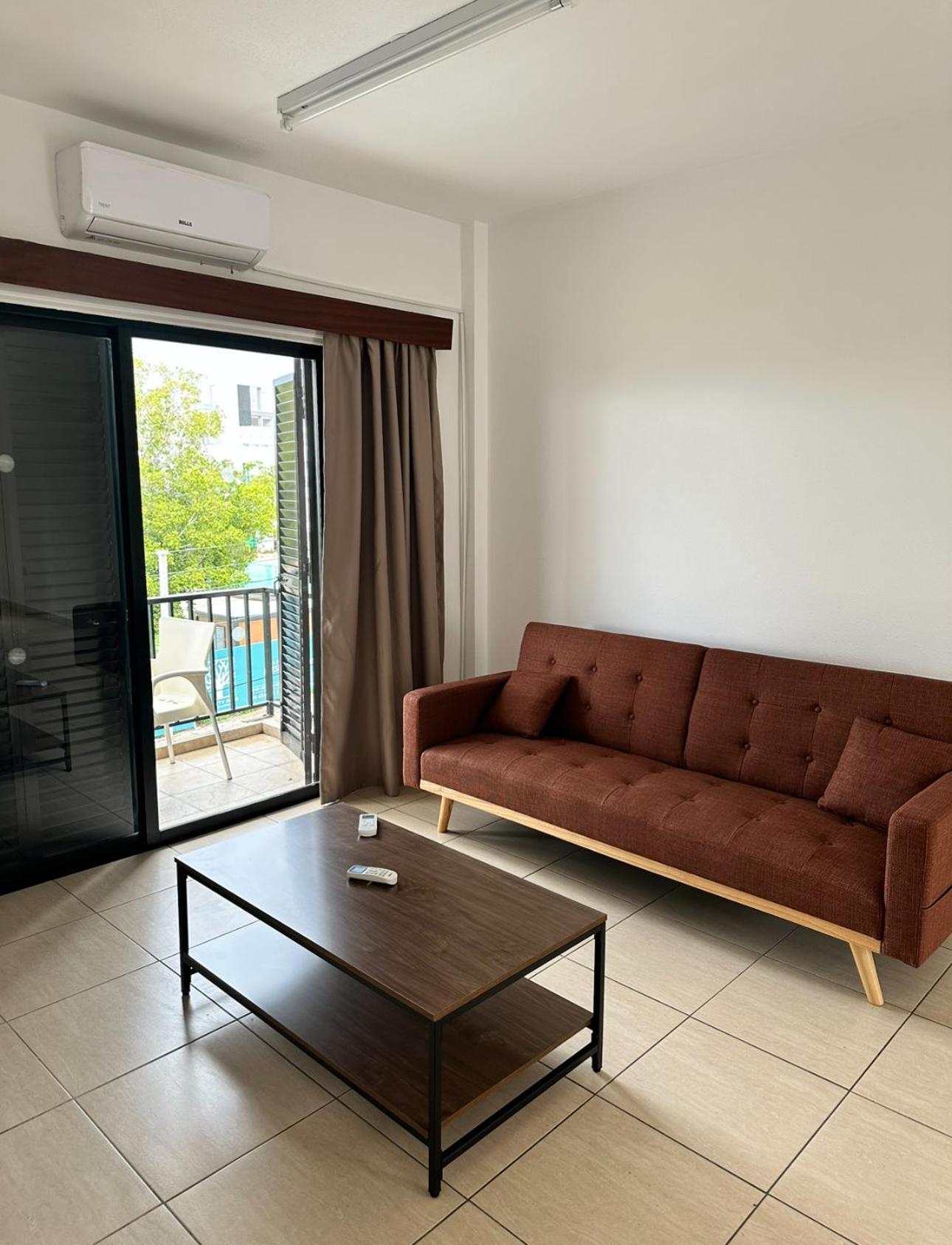 New York Plaza Hotel Apartments Paphos Exterior photo