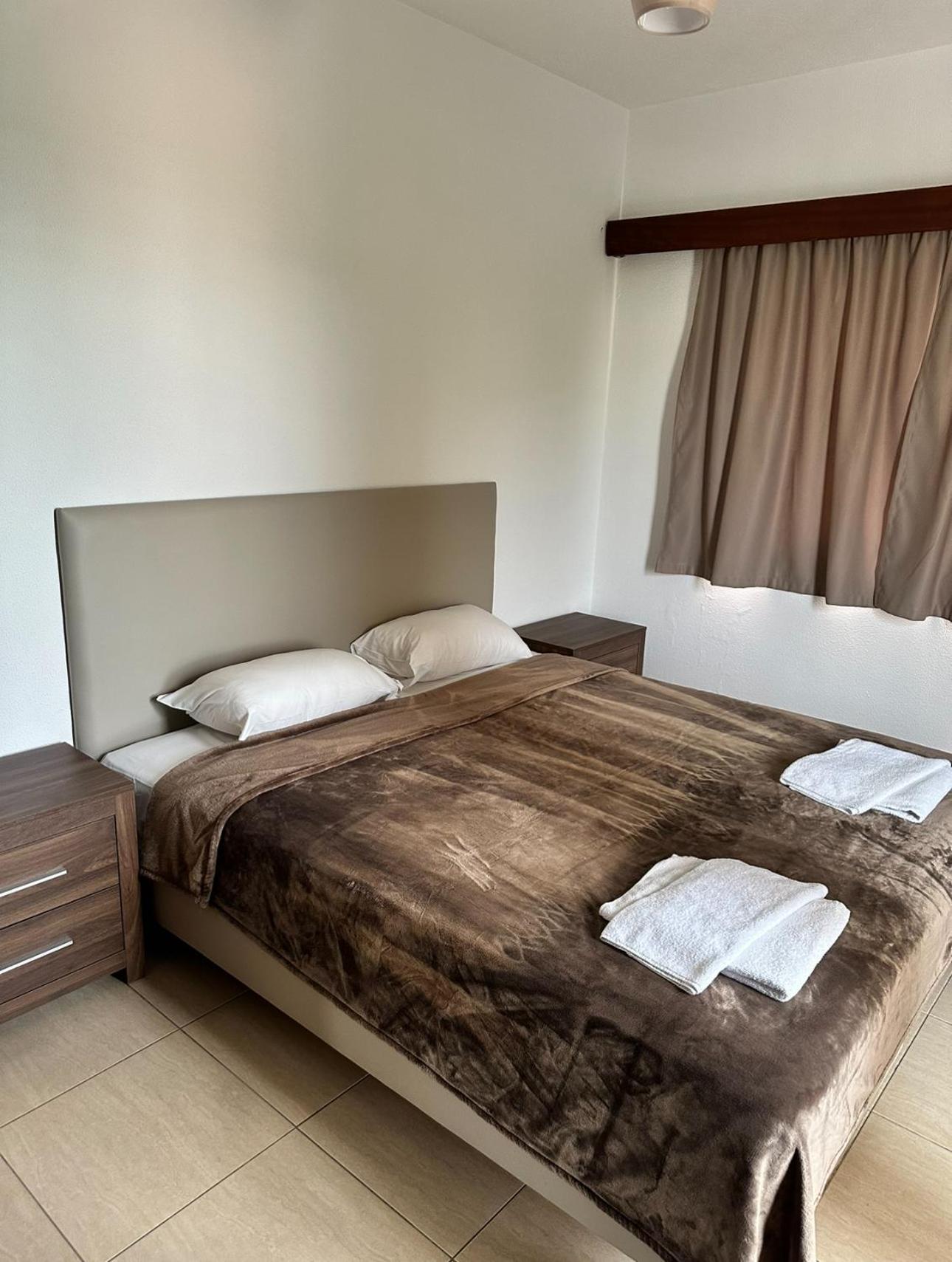 New York Plaza Hotel Apartments Paphos Exterior photo