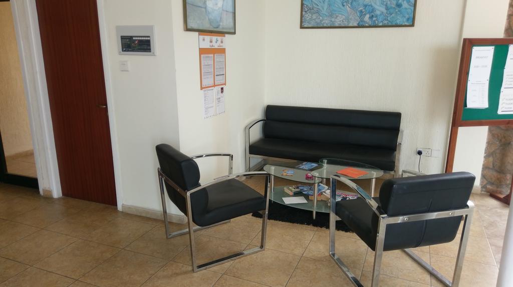 New York Plaza Hotel Apartments Paphos Exterior photo