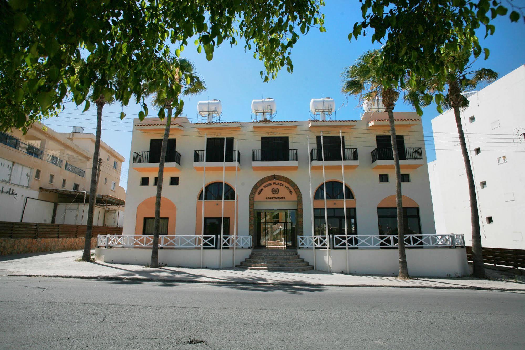 New York Plaza Hotel Apartments Paphos Exterior photo