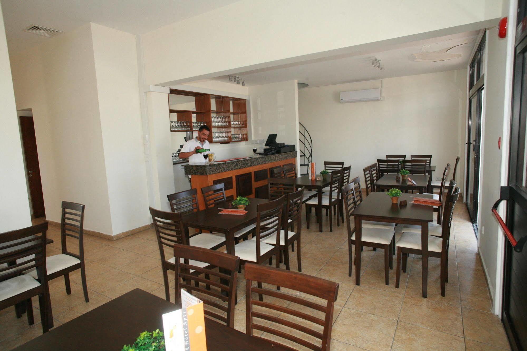 New York Plaza Hotel Apartments Paphos Exterior photo