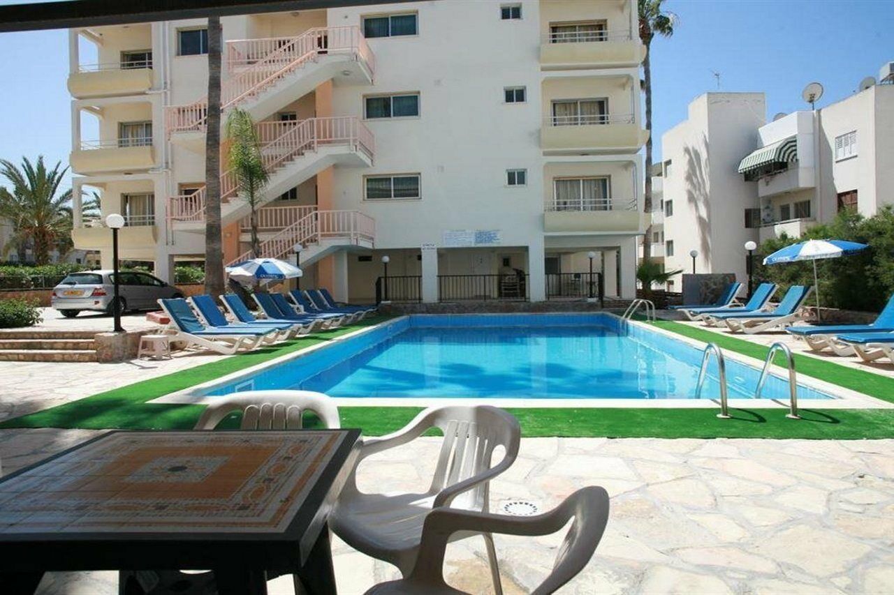 New York Plaza Hotel Apartments Paphos Exterior photo